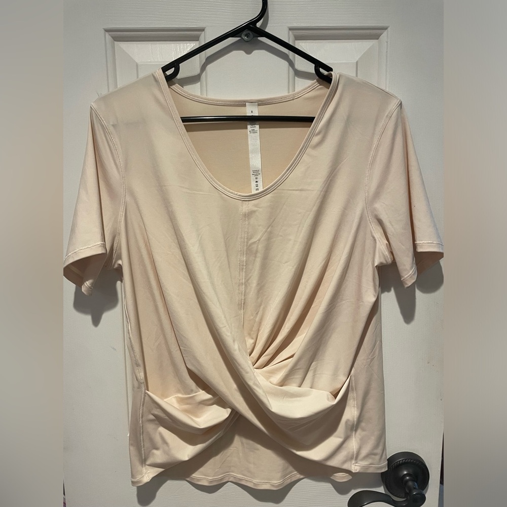 Lululemon cream twist top size 8